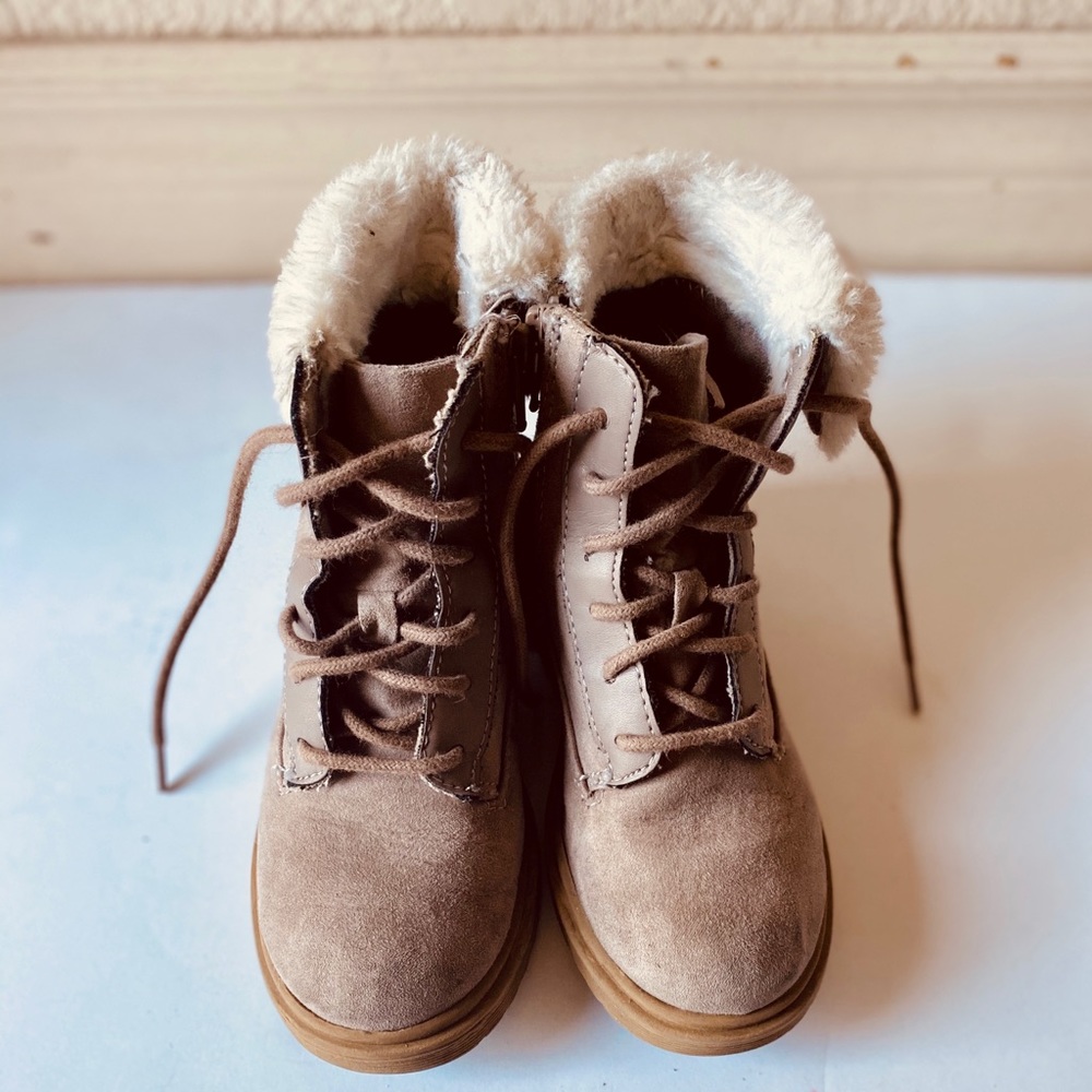 GAP kids fur boots